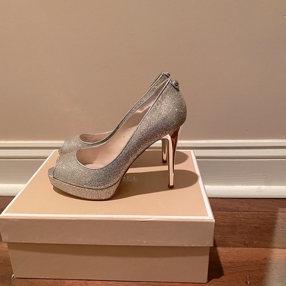 MICHAEL Michael Kors York Platform - Picture 4 of 7